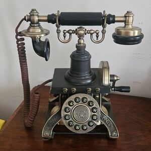 Paramount Eiffel Tower Style Telephone